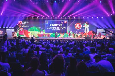 Experience the Mainstage